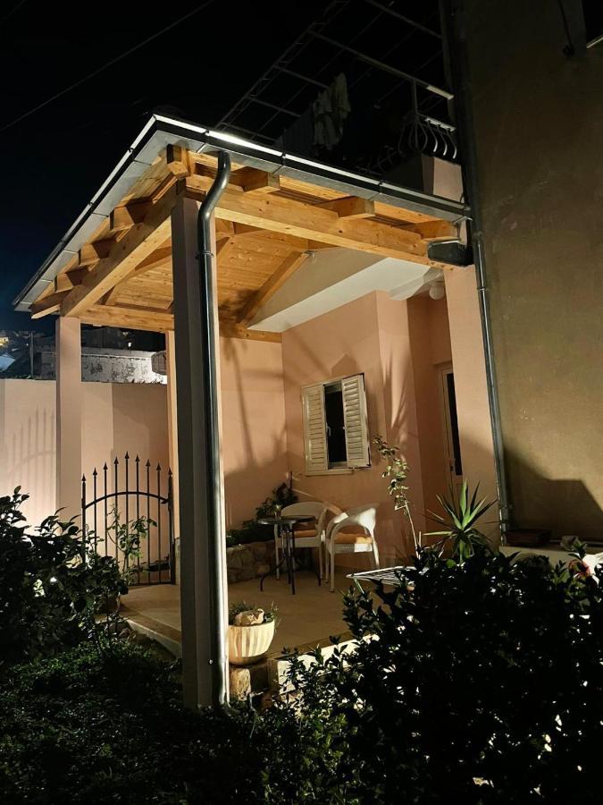 Guest house Garden Studios 3*